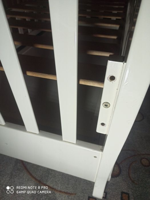 Продам кроватку 4 уровневую, с ящиками для белья, одежды. Цена 1500гр.