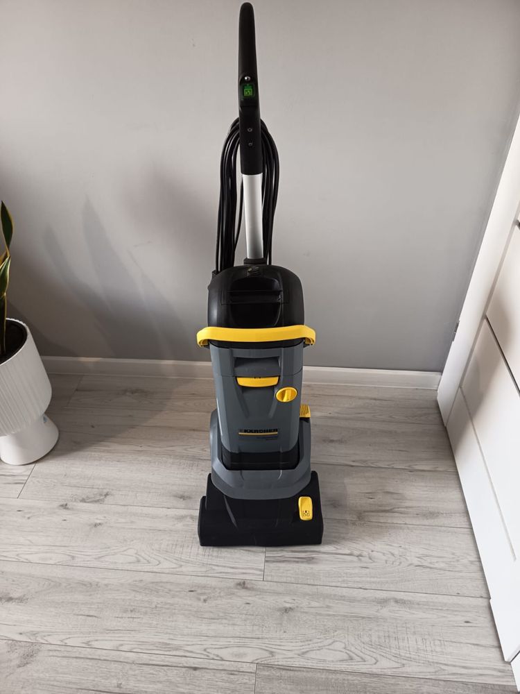 Szorowarka KARCHER BR 30/4 C