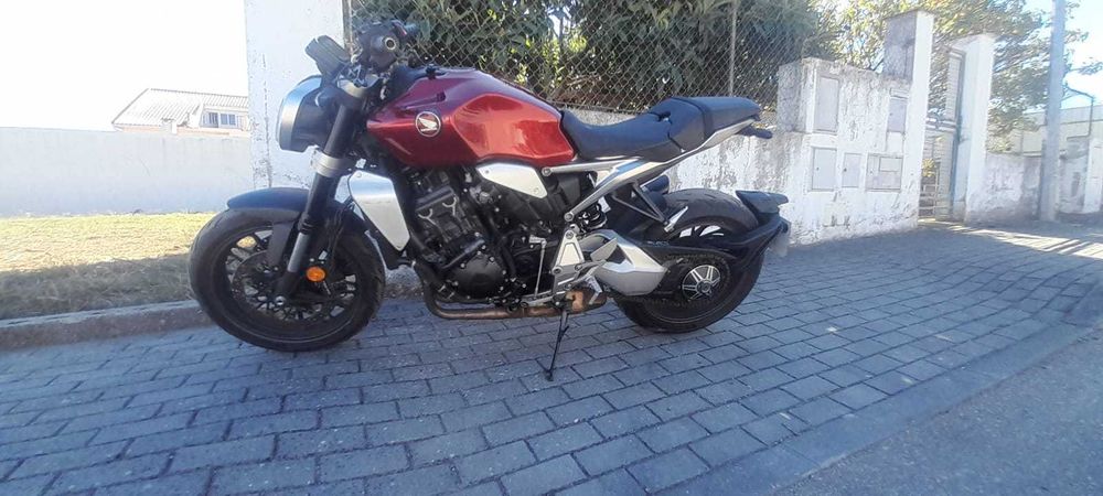 Honda CB 1000R , acidentada