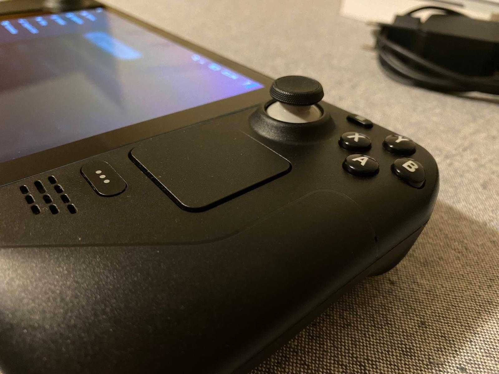 Steam Deck 512 GB + karta microSD 256 GB + stacja dokująca – stan bdb