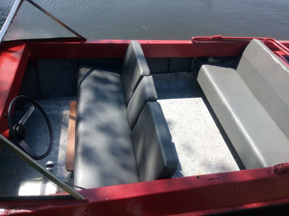 Човен  *Крим*, двигун "Вихор"