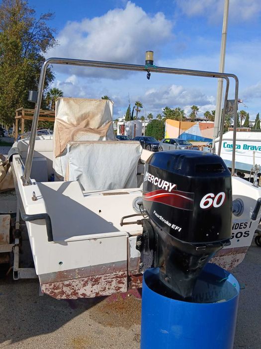 Barco de Pesca Vega 560 Sport + Motor Mercury 60cv + Atrelado (OFERTA)