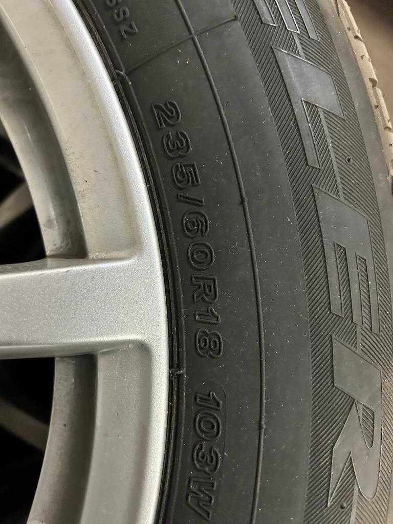 Opony letnie na felgach Audi Q5 235/60R18