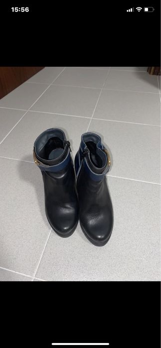 bota pele azul e preto