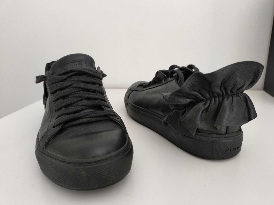 Par de sapatos Uterque, tamanho 37.