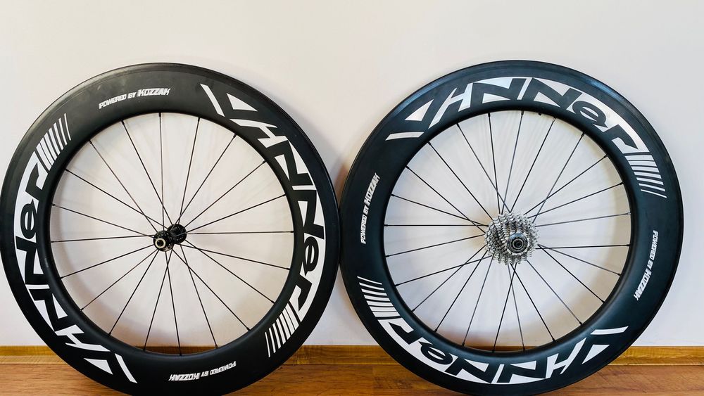 Koła karbonowe Vinner 88mm – piasta Novatec, stożki aero