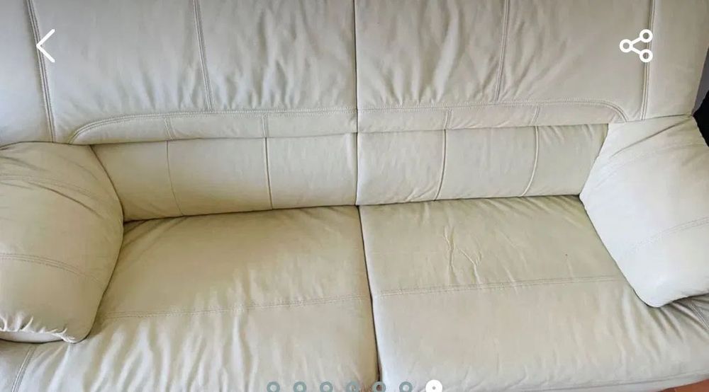 Sofas  de  dois lugares  ou tres.