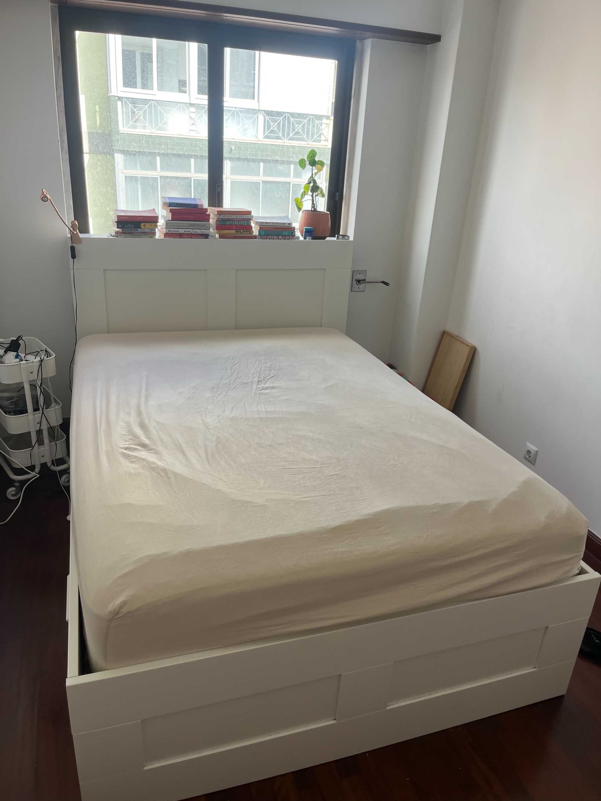 Cama (com ou sem colchão)