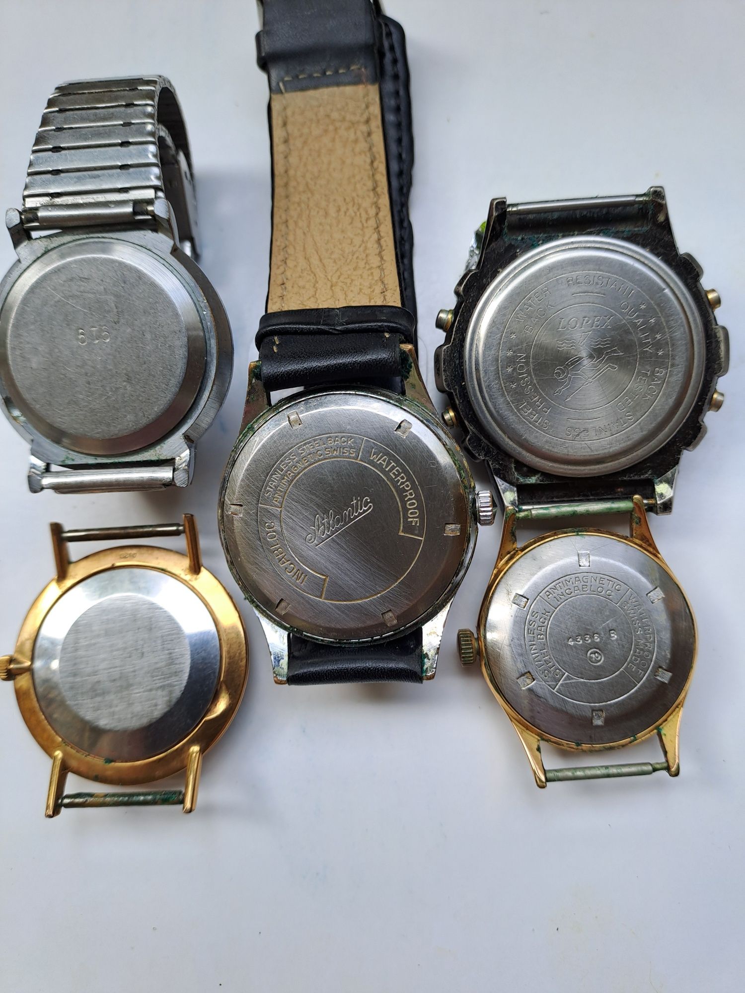 Zestaw  starych pięciu  zegarków