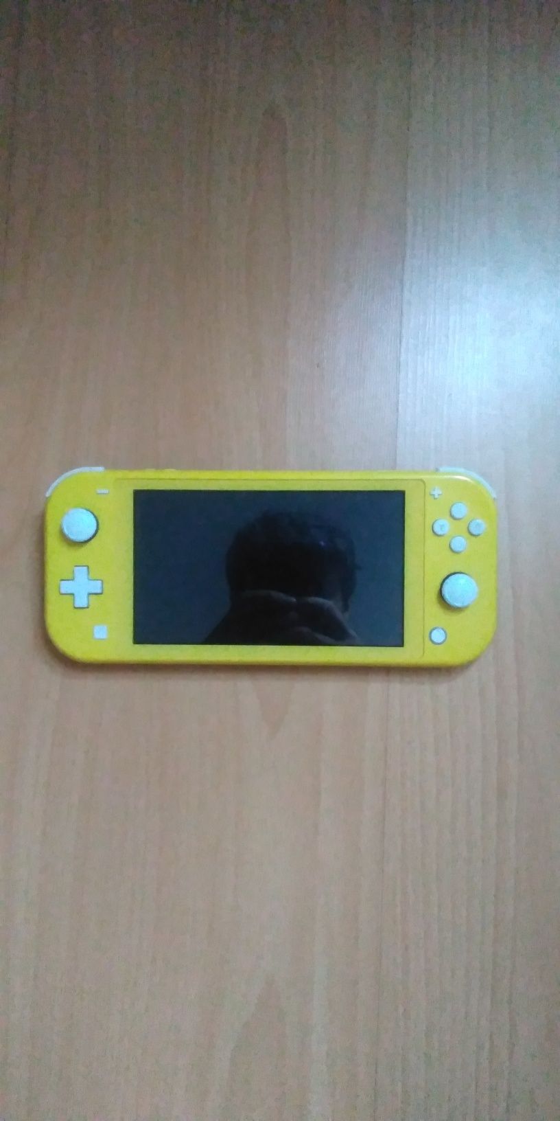 Nintendo switch amarela