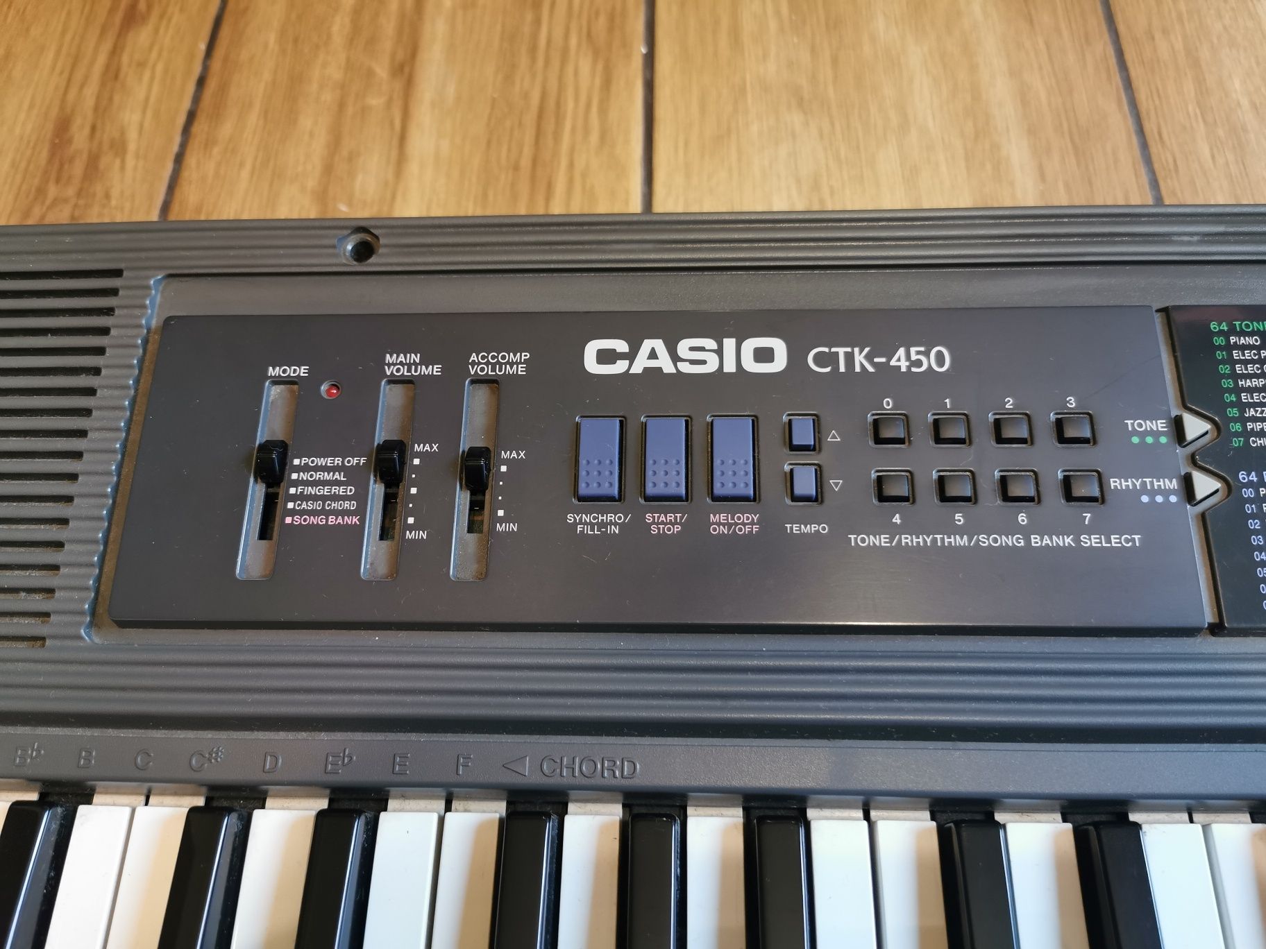 Keyboard CASIO CTK-450 - stan bdb. do nauki gry na pianinie