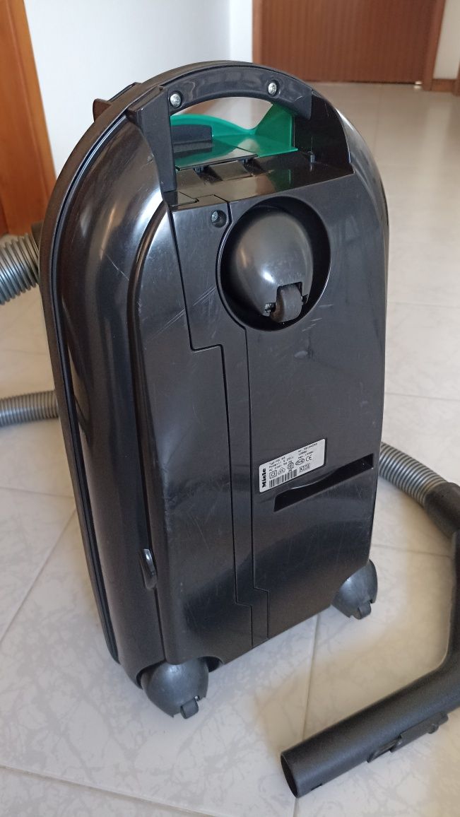 Aspirador Miéle 1400W #qualidade a trabalhar bem
