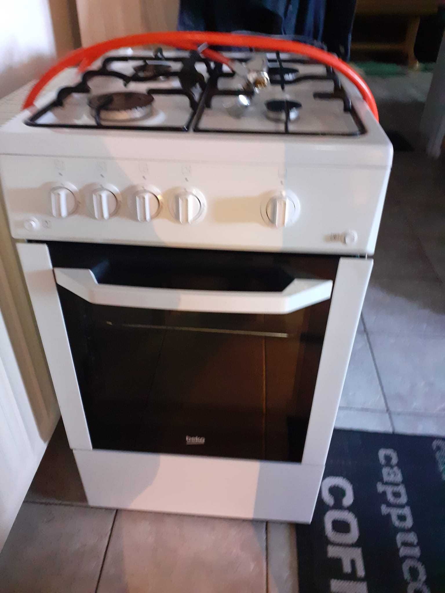 Kuchenka gazowa biała