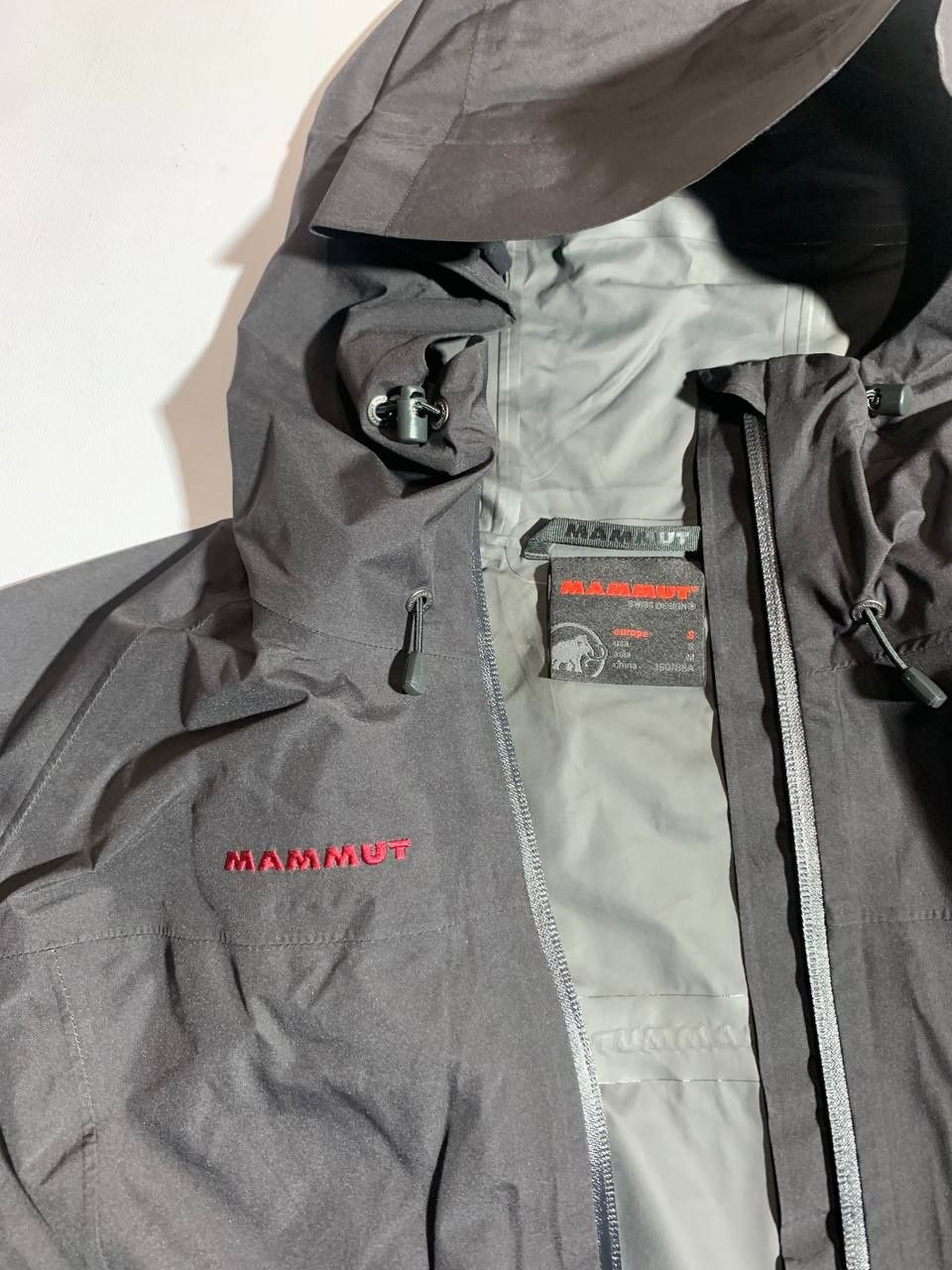 Жіночі куртки Mammut оригінал gore-tex туристичні водонепромокні