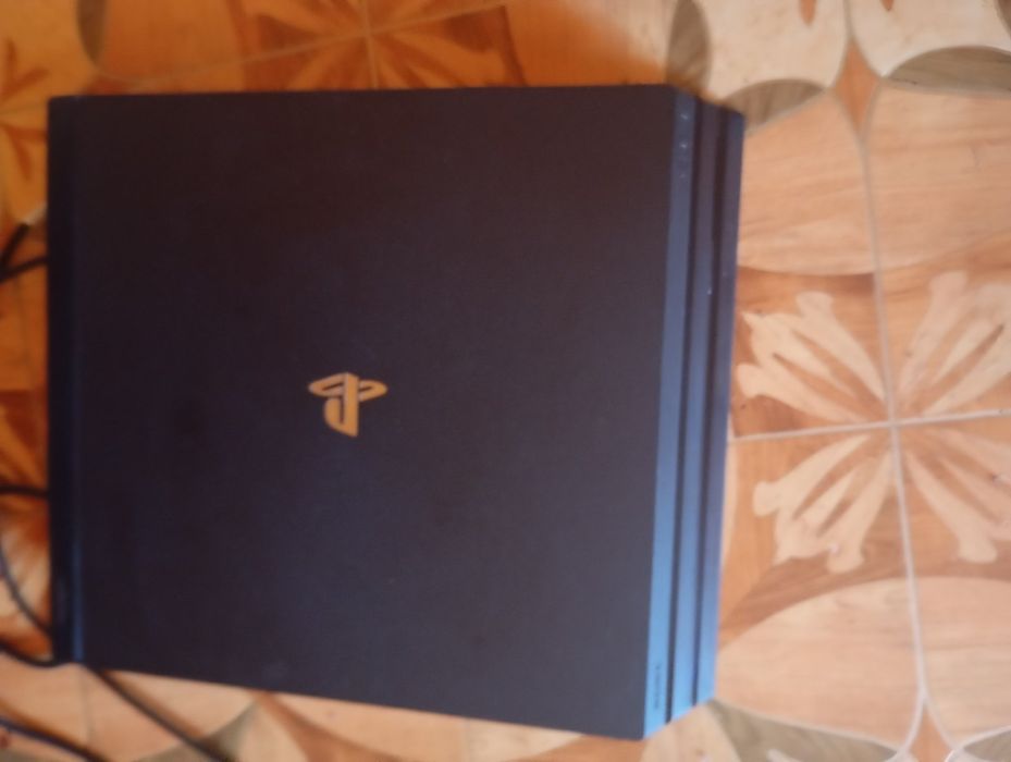Продам sony PlayStation 4 PRO