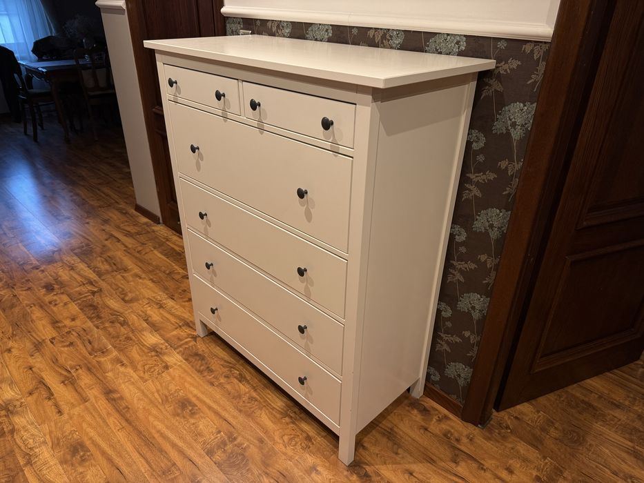 Komoda Hemnes IKEA