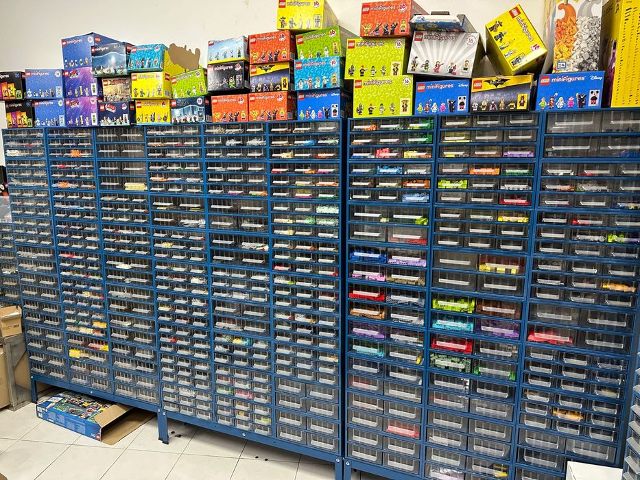 Módulos e gavetas suc para organizar as tuas peças Lego.