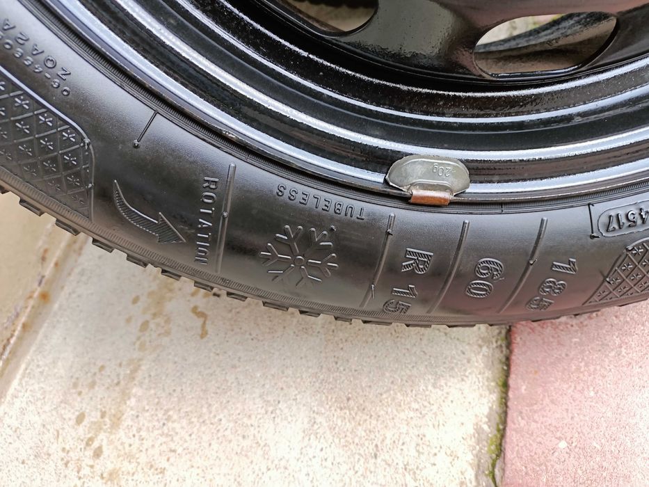 Sprzedam komplet kół 185/60/R15 pasują Seat, Skoda, VW.