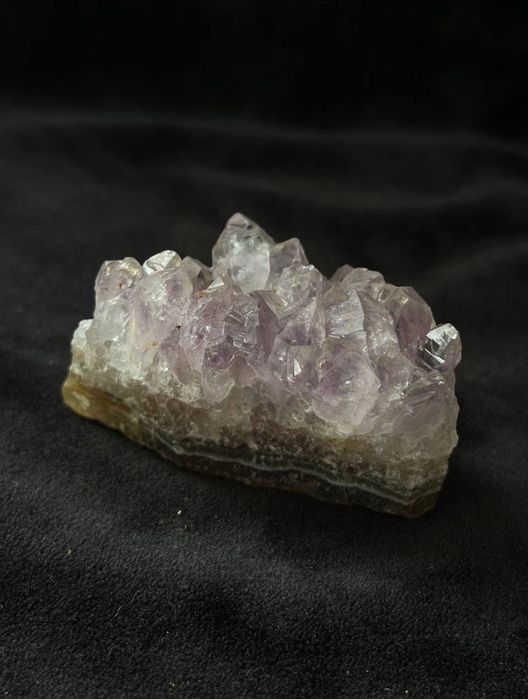 Кусок жеоды уругвайского аметиста 85 грамм