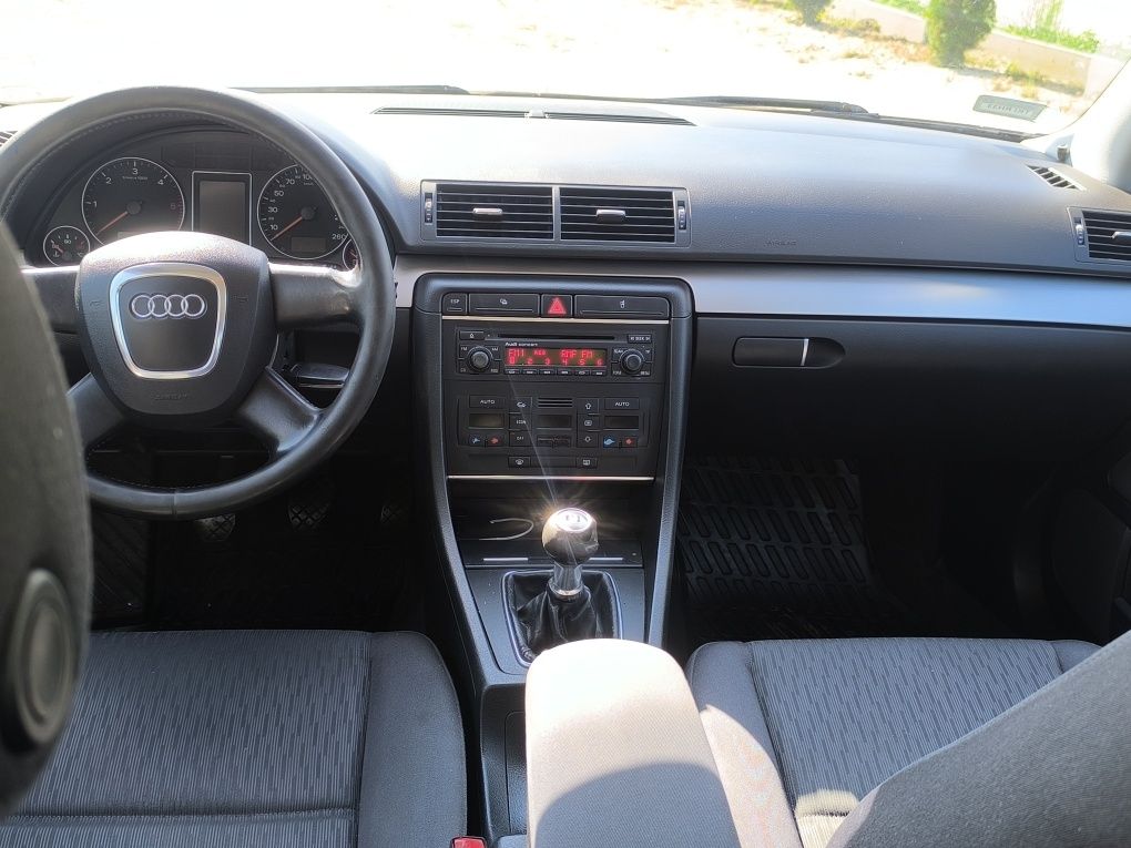 Audi a4 b7 2,0 TDI 140 km klima Xenon Alus 18 6 biegów