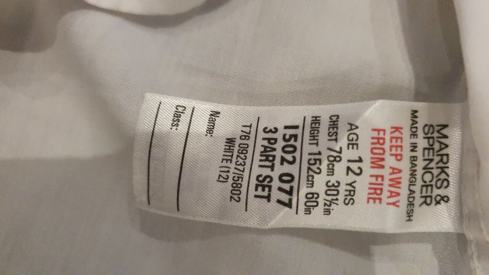 Sprzedam białą koszulę r.152 Marks&Spencer