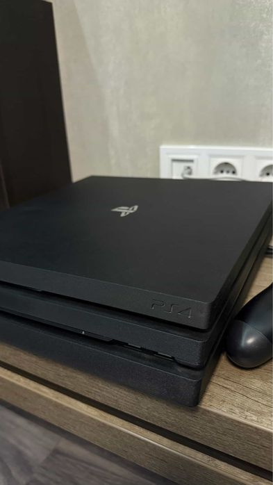 Продам PlayStation4 ідеальний стан