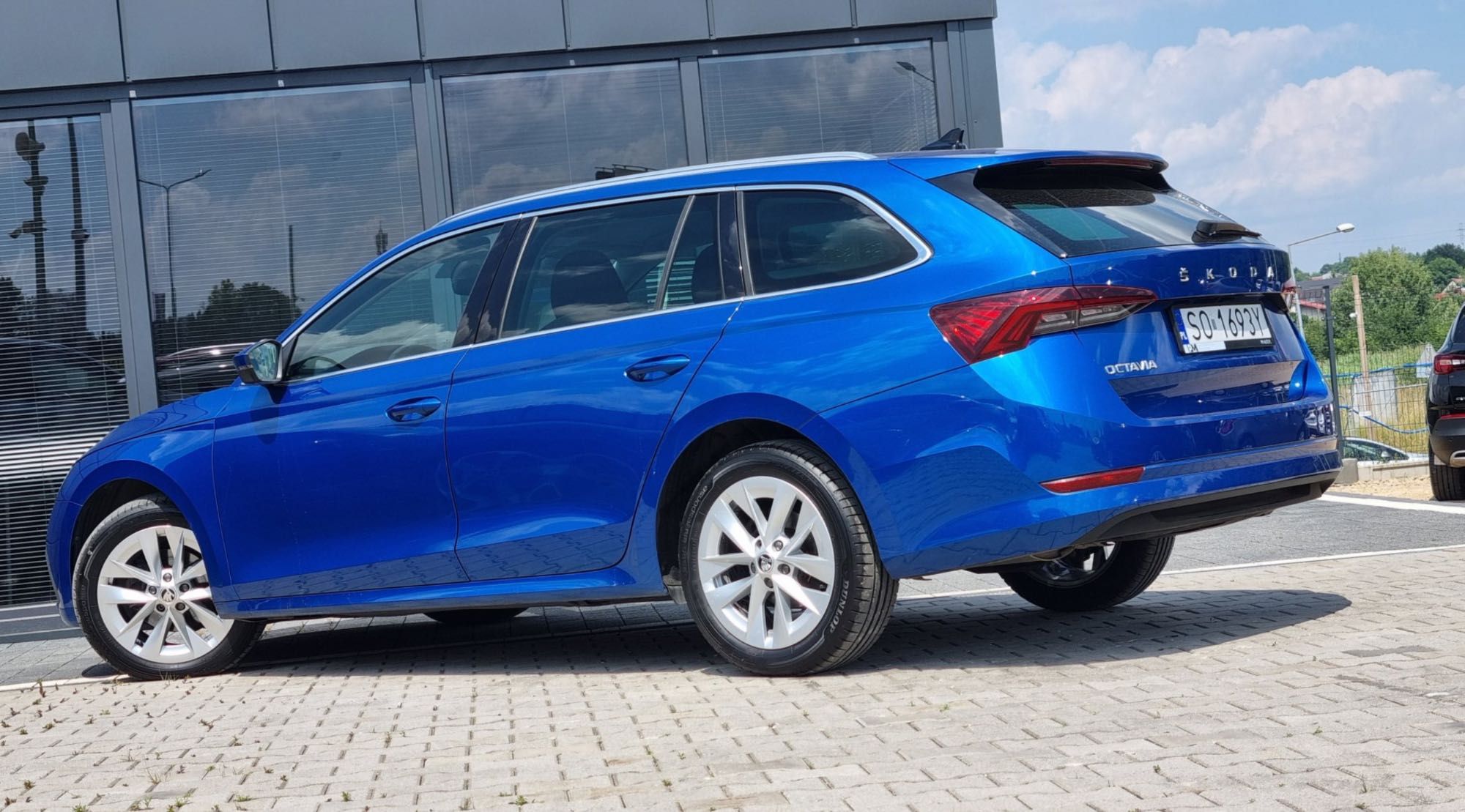Wynajem Skoda Octavia Kombi z automatyczną skrzynią biegów