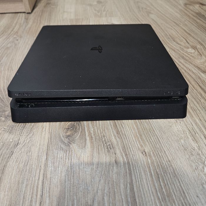 Sprzedam konsole ps4