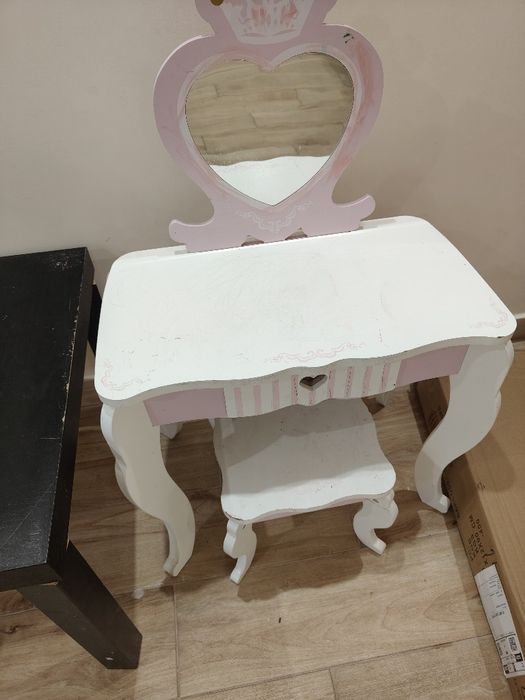 Toaletka dla dziewczynki