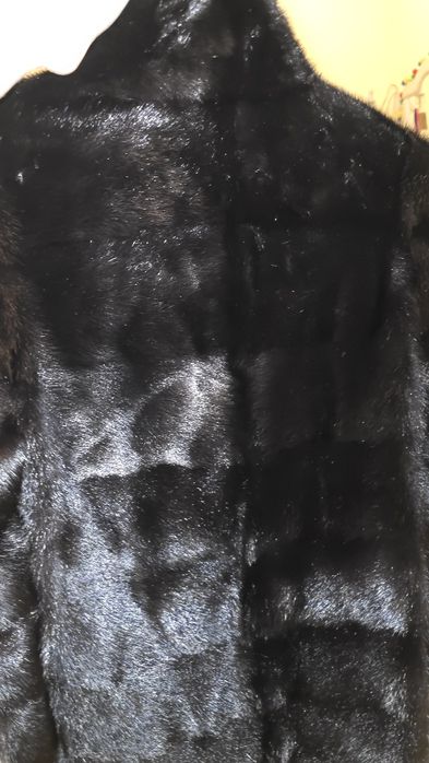 Натуральна норкова шуба, чорного кольору