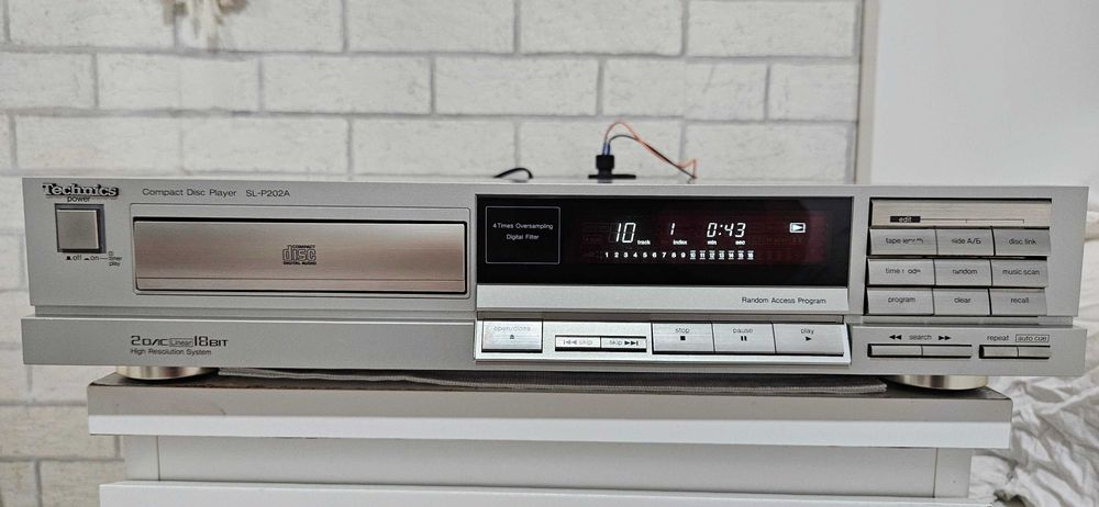Odtwarzacz CD Technics srebny
