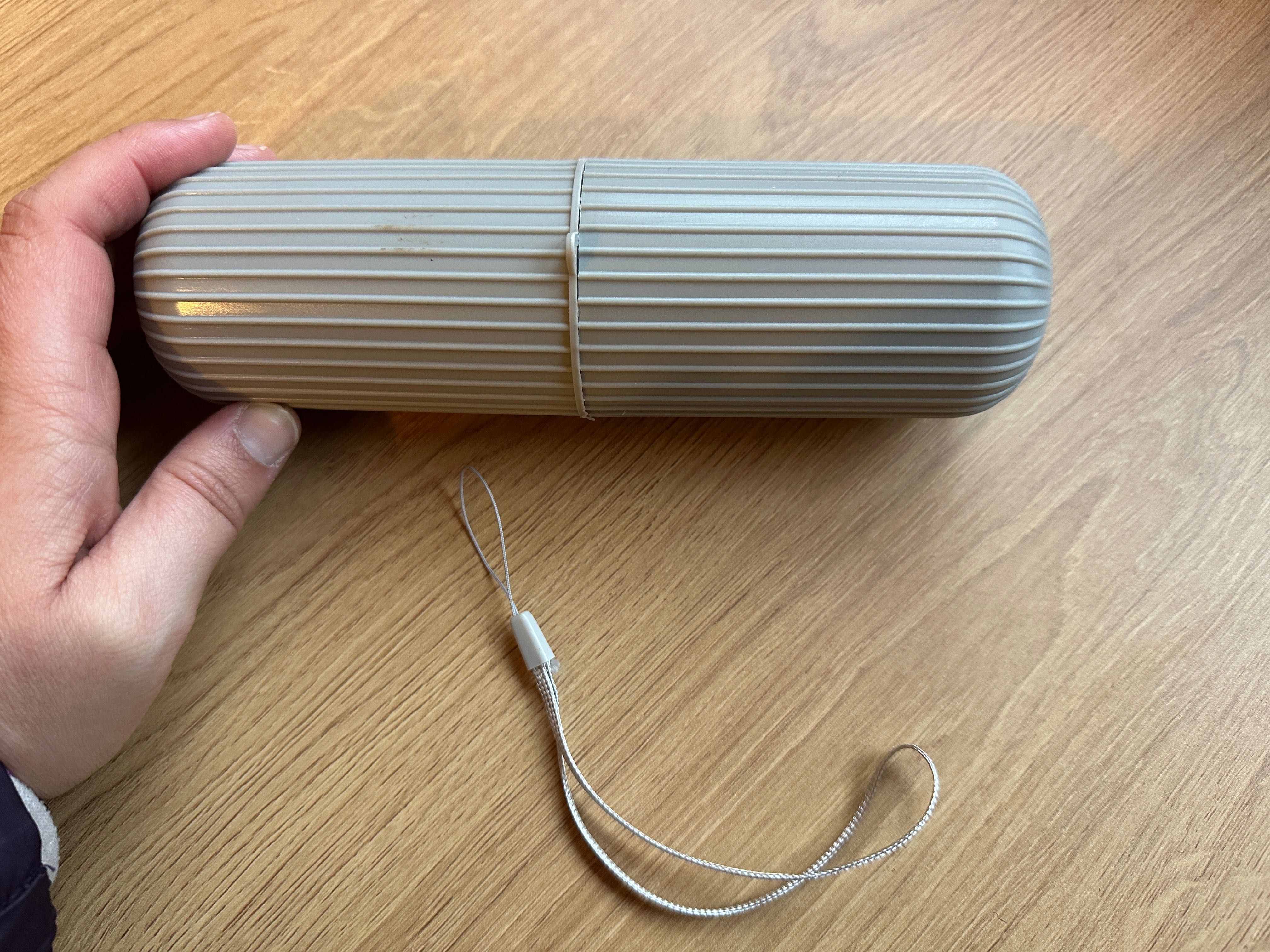 Caixa para levar escova / pasta de dentes