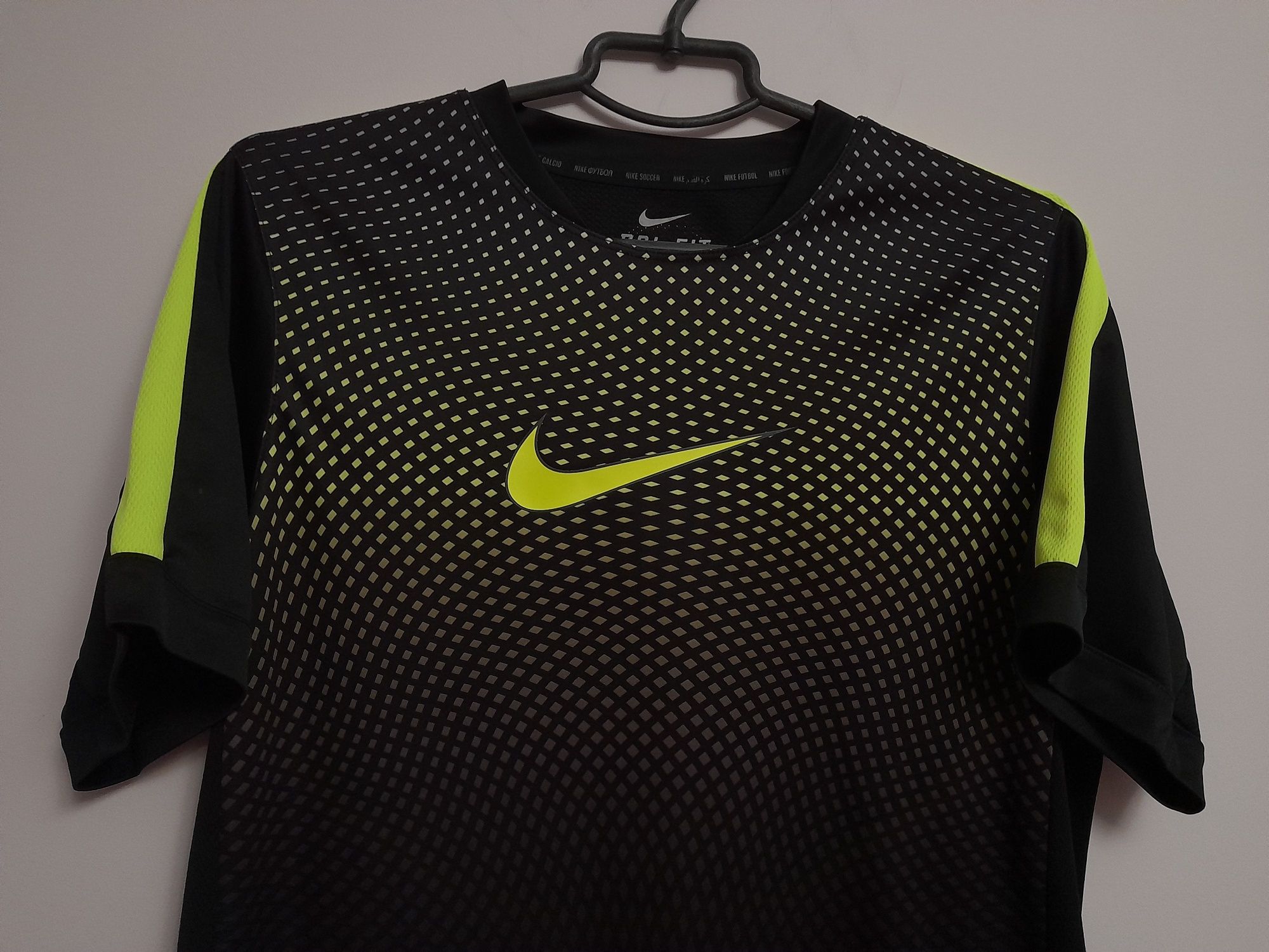 Оригинал Nike dri-fit спортивная футболка, М