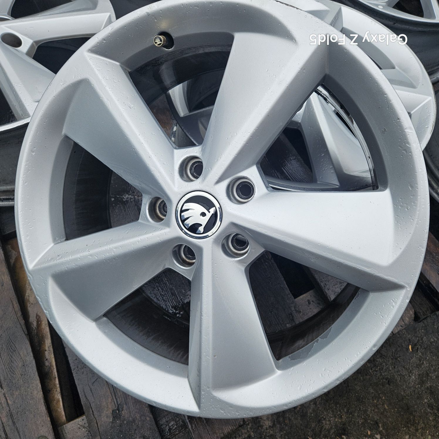 Alufelgi 18 Skoda Octavia Superb Yeti Karoq Kodjaq 5x112 ET51