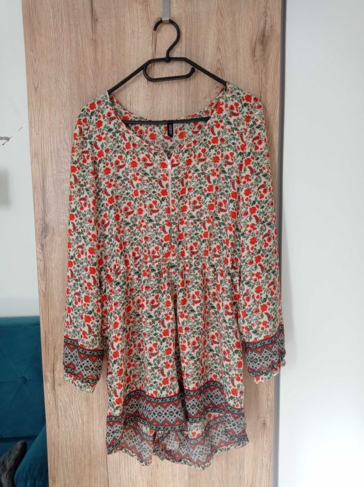 Kwiatowy kombinezon w stylu boho