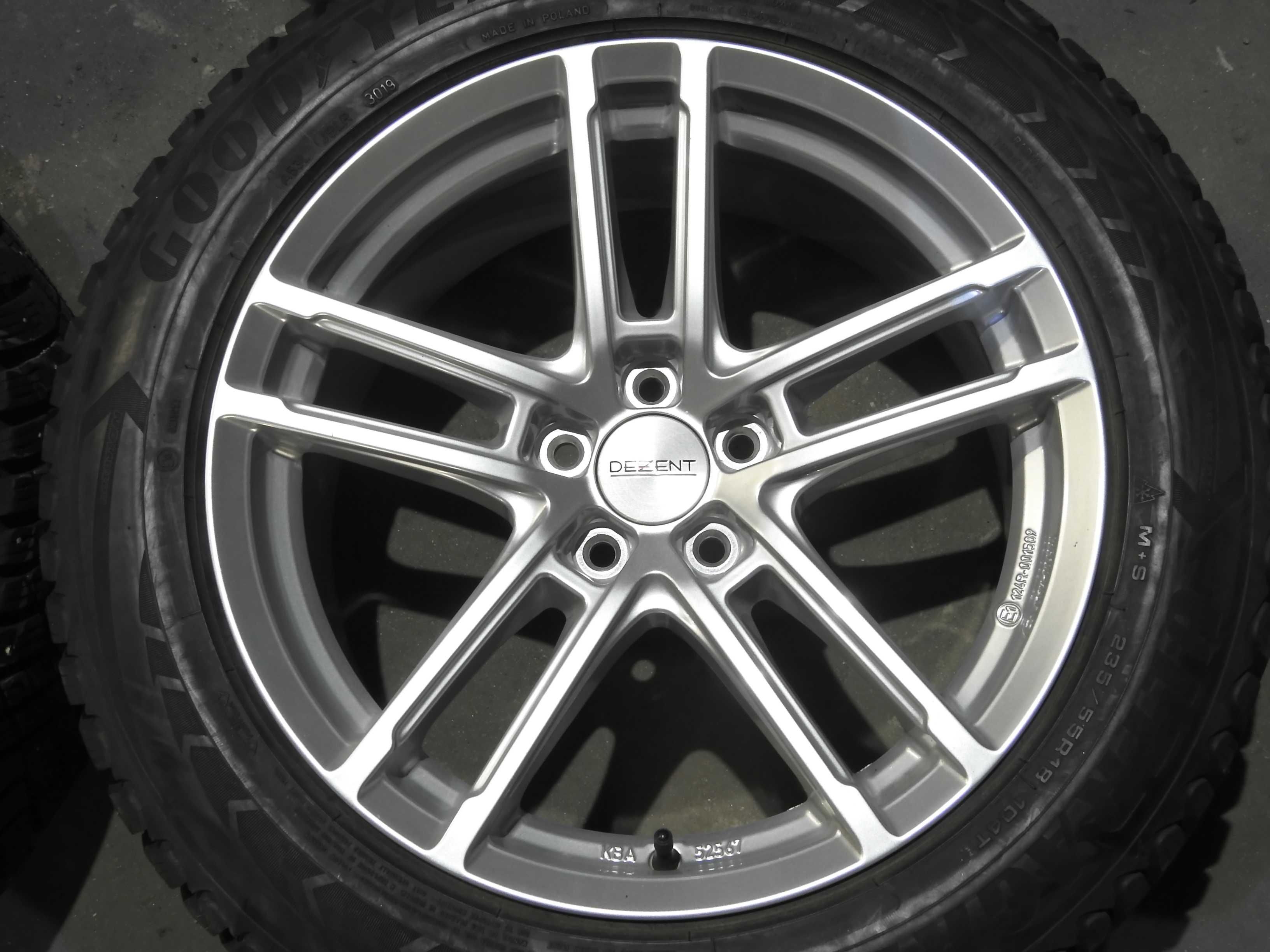 4x Alufelgi 18'' 5x108 8J ET42 Dezent piasta 63,4mm Ford Volvo SUPER