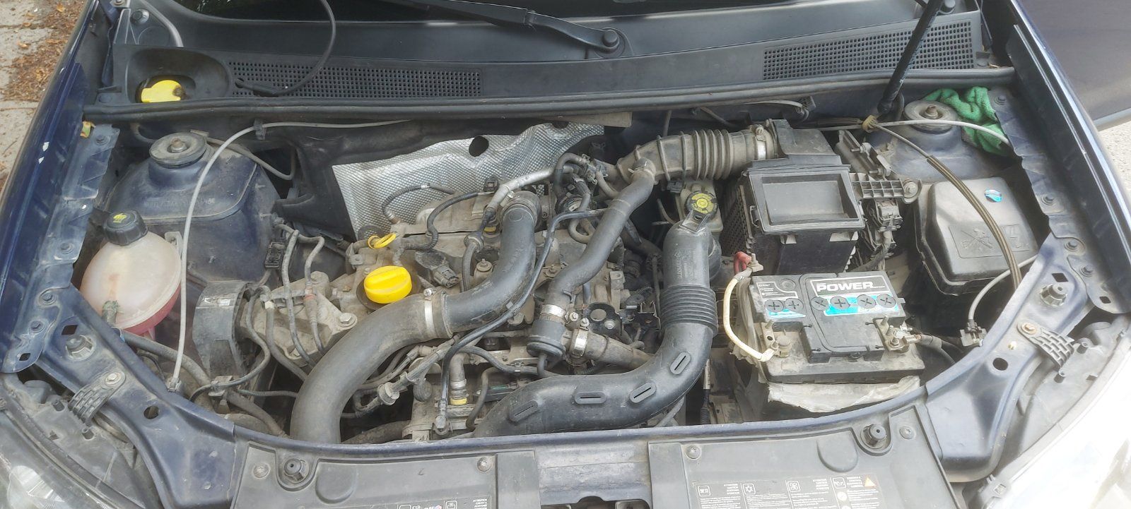 Автомобіль дачія логан