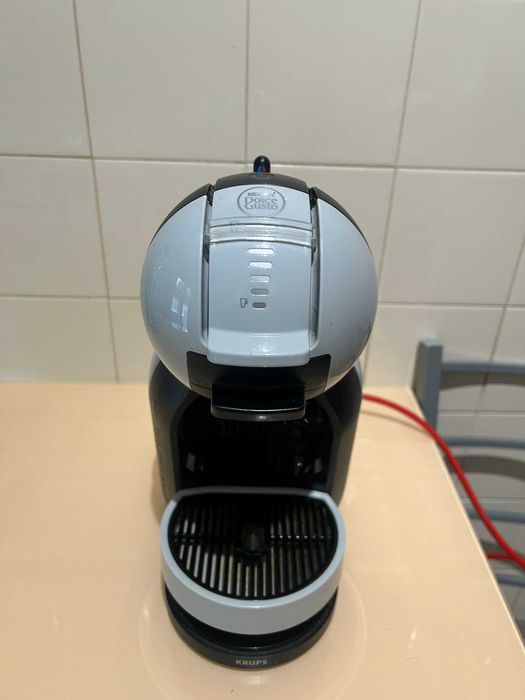 Maquina de café DOLCE GUSTO