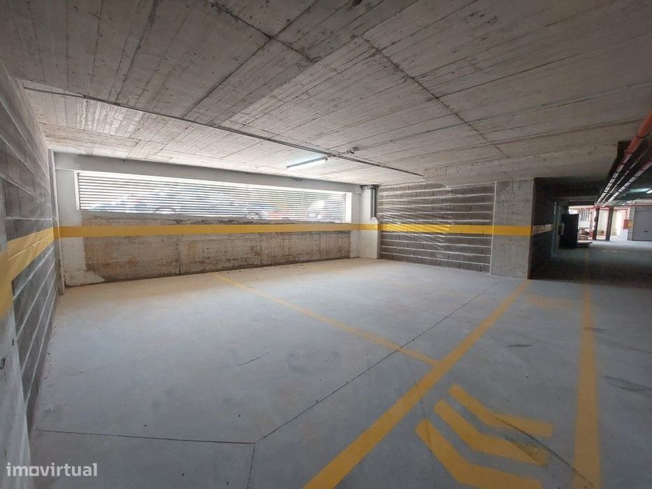 Garagem em Box e Lugares de Garagem em Portimão