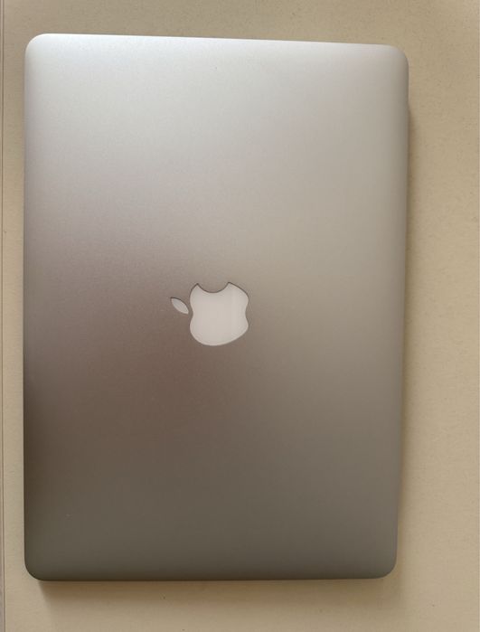 MacBook Air 13 (2017)