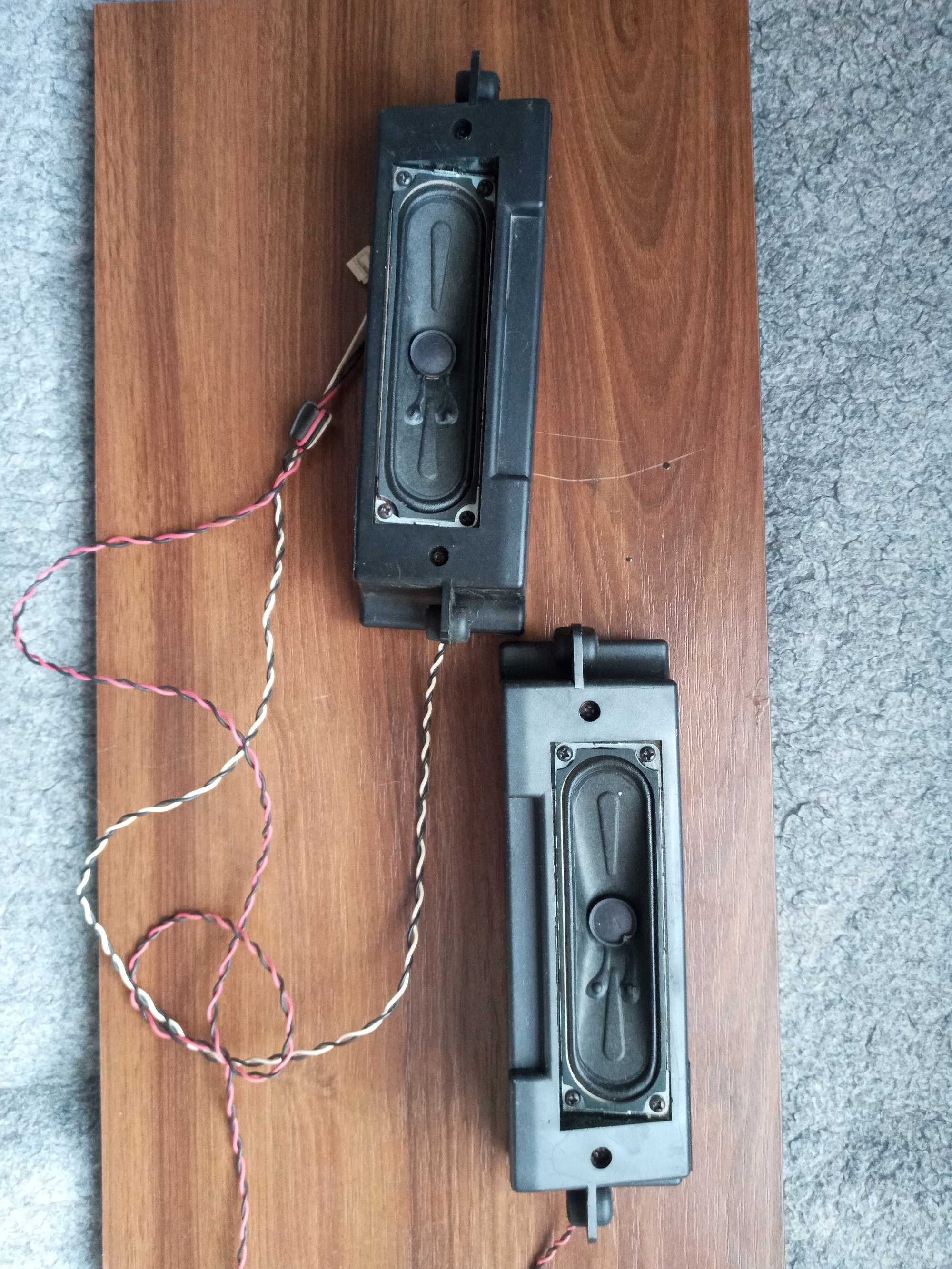 динамики PHILIPS 42PFL3704/12 2009    8Om 10w