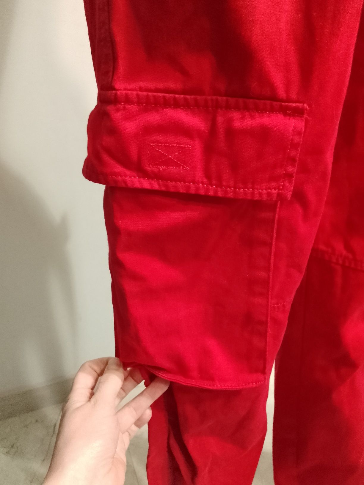 Spodnie cargo ze ściągaczem xs Bershka