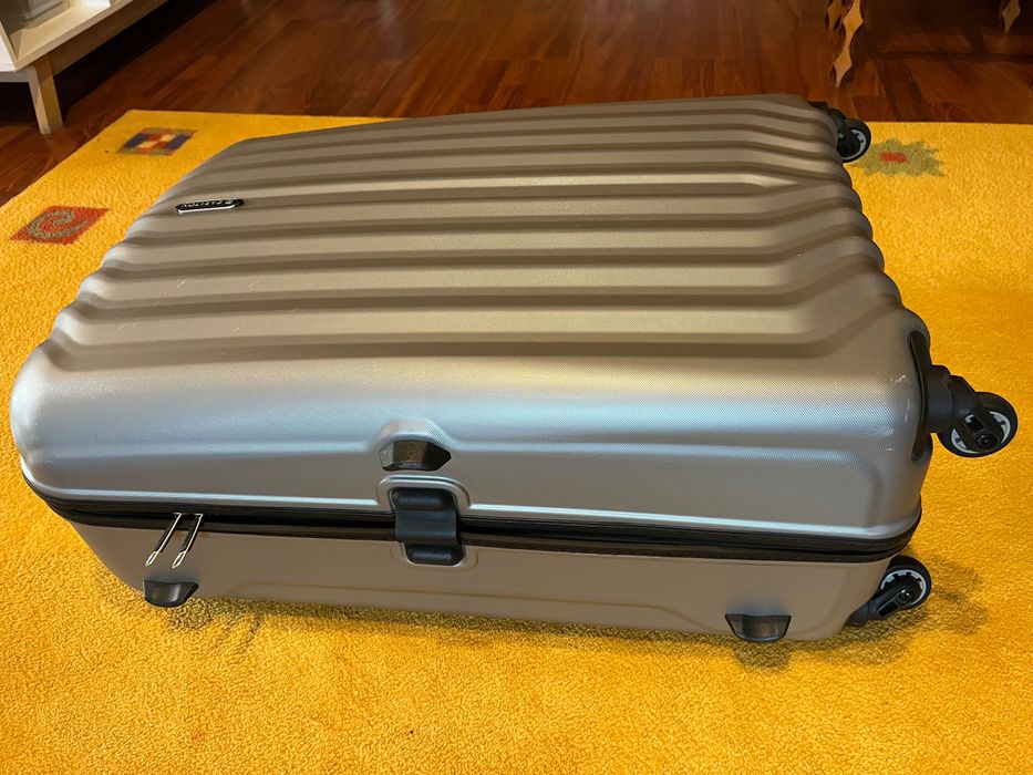 Duża Walizka Carlton Sonar poliwęglan