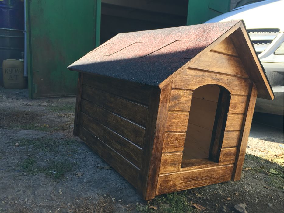 Будки утеплені та прості