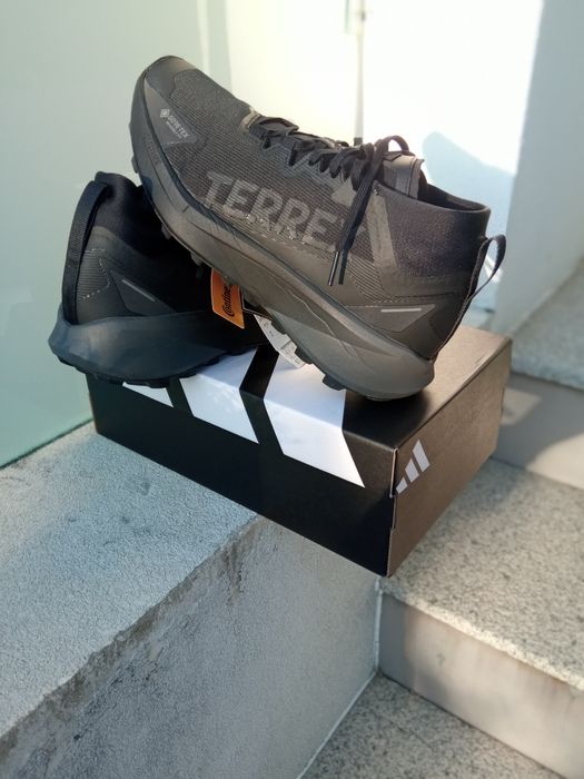 Sapatilhas de trail running impermeáveis novas n 42 2/3