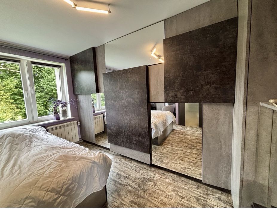 Meble, szafki nocne, szuflady, stoliki nocne, fronty z lustrami, blum