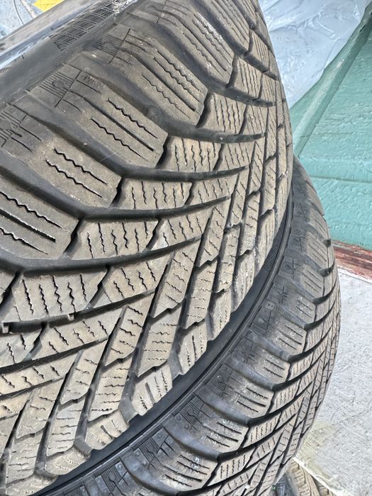 Продам пару зимних колес Continental 205/55/16