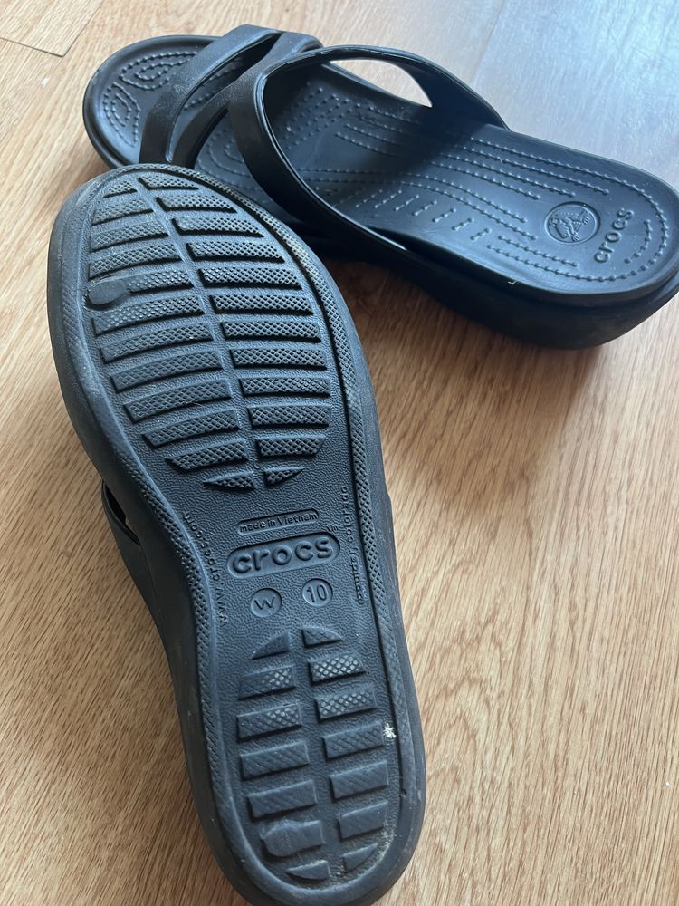 Крокси crocs тапки чорні мінімалістичні на підвищеній платформі