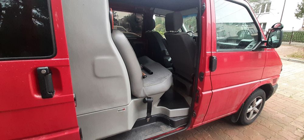 Transporter T4 2.5 tdi 102km 5miejsc.