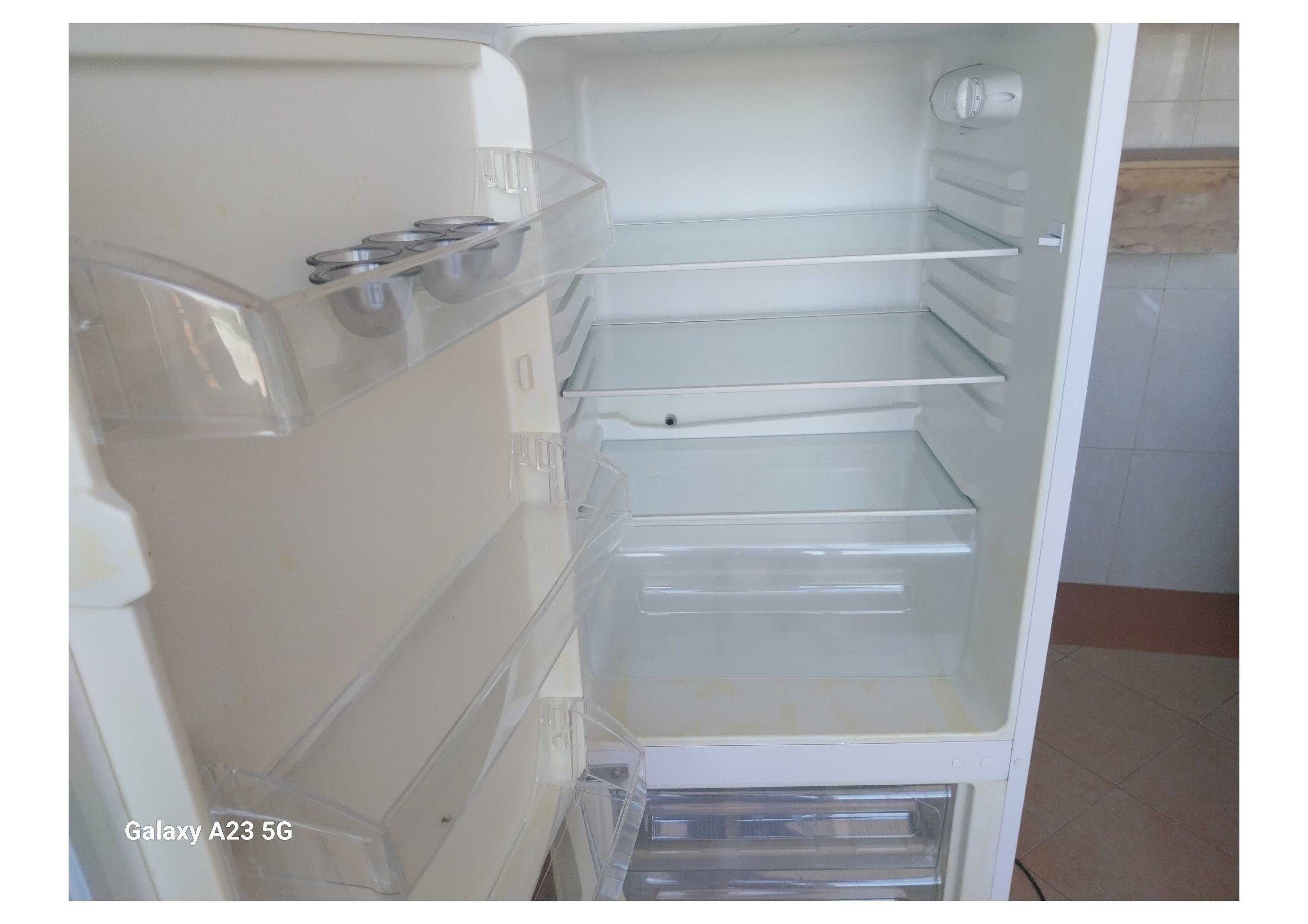 Grande oportunidade  - Frigorifico e máquina lavar roupa impecáveis